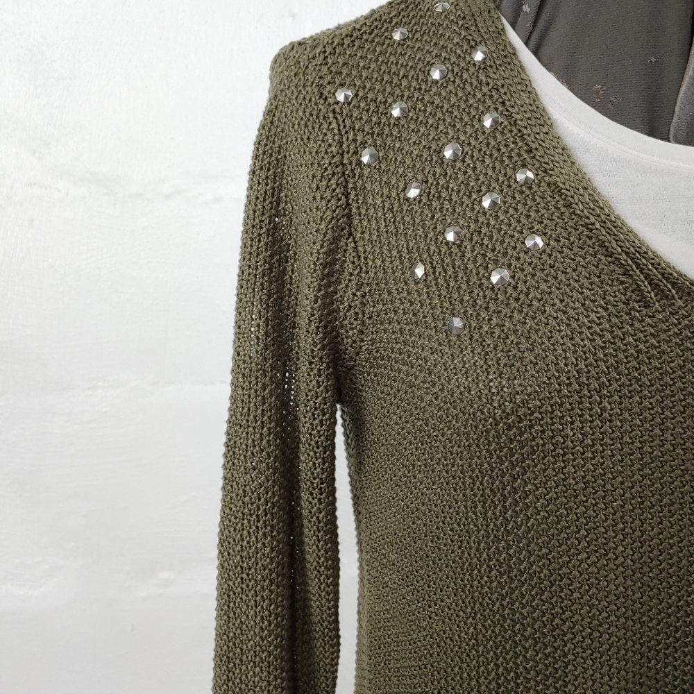 RDI STUDDED SWEATER (940) - Picture 12 of 15